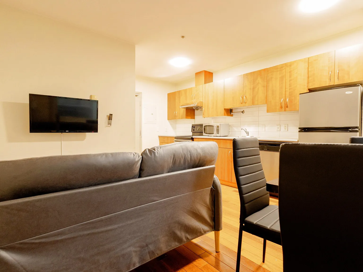 1 bed, 614 sqft, $2,590 — Photo 3