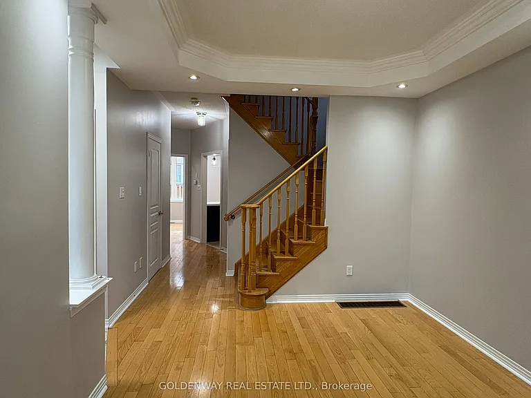 34 Whitford Rd — Photo 3