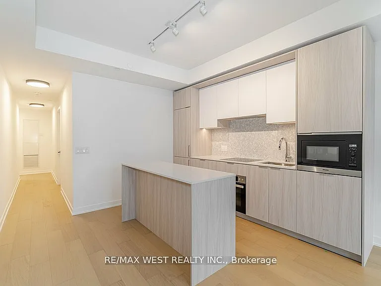 123 Portland St #403 — Photo 6