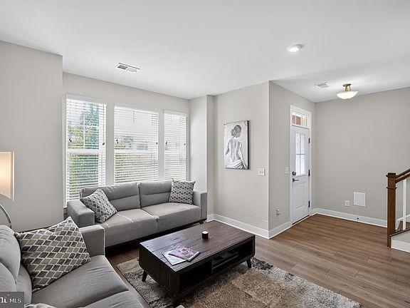 3rd image of 17768 Kingfisher Isle Rd