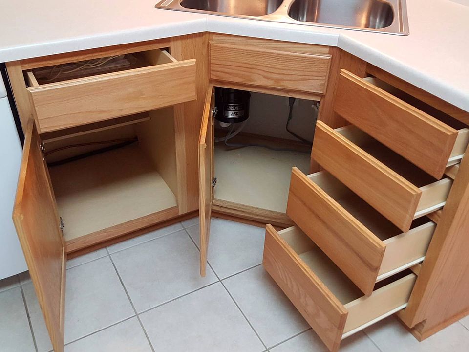 K sink / counter / cabinets