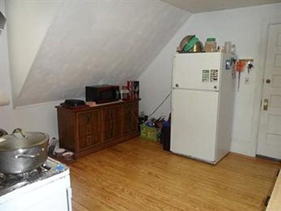 4th image of 106-108 Grant St Unit 3