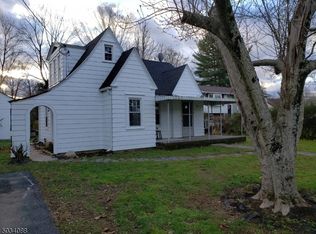 15 Decatur St, Columbia, NJ 07832