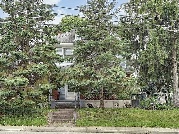 2nd image of 1010 Wyoming St