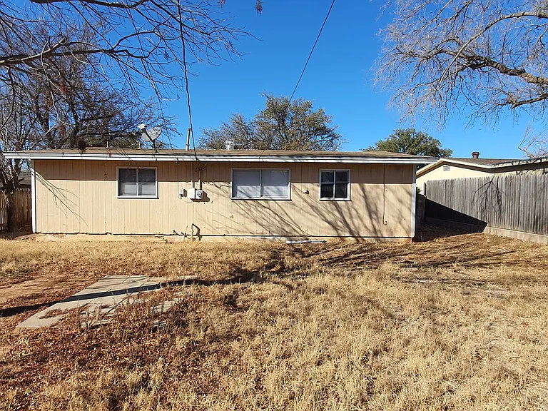 2791 Oxford Ave — Photo 3