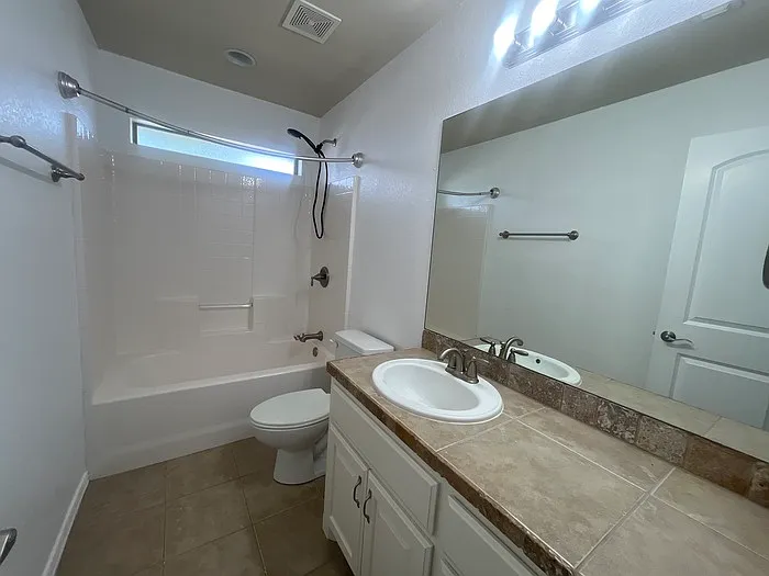 1005 Winding Rd — Photo 16