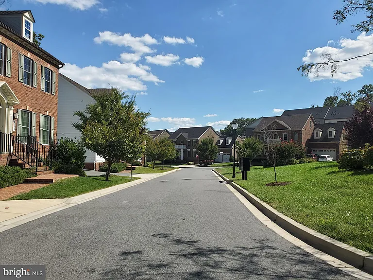 411 Greenebaum Ln — Photo 45