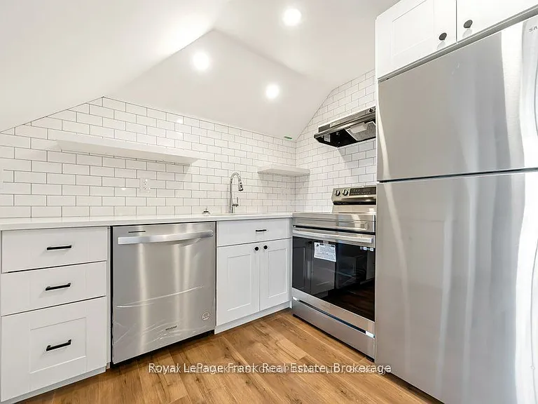 622 Simcoe St N #3 — Photo 4