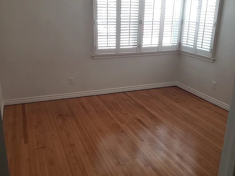 518 Linden Ave — Photo 1