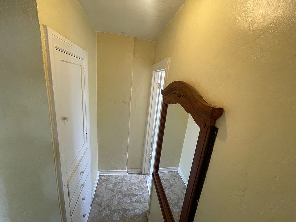 Hallway with cabinet and drawers