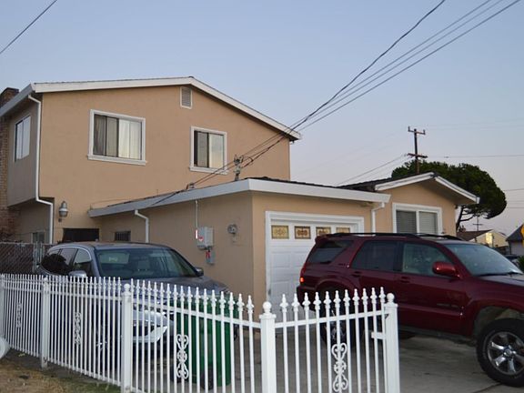 4th image of 26096 Regal Ave