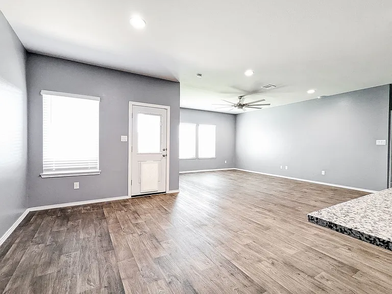 14541 Montclair Way — Photo 11