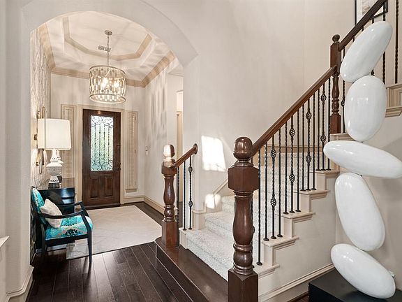 3rd image of 2321 Maidens Castle Dr