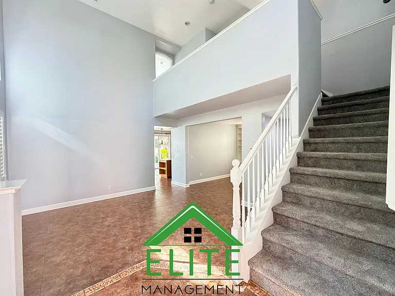 2764 Rogue River Cir — Photo 4
