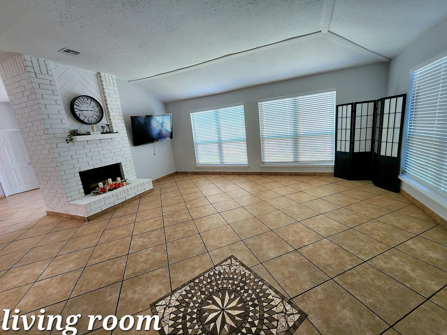 3 bed, 2.0 bath, 1424 sqft, $1,875 — Photo 3