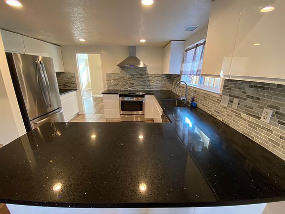 4th image of 2325 Rupert Dr