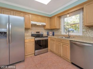16041 Fairway Dr, Dumfries, VA 22025