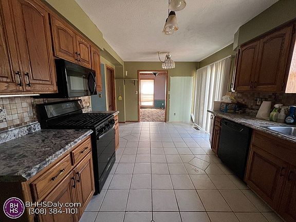 4th image of 3212 Kennedy Way