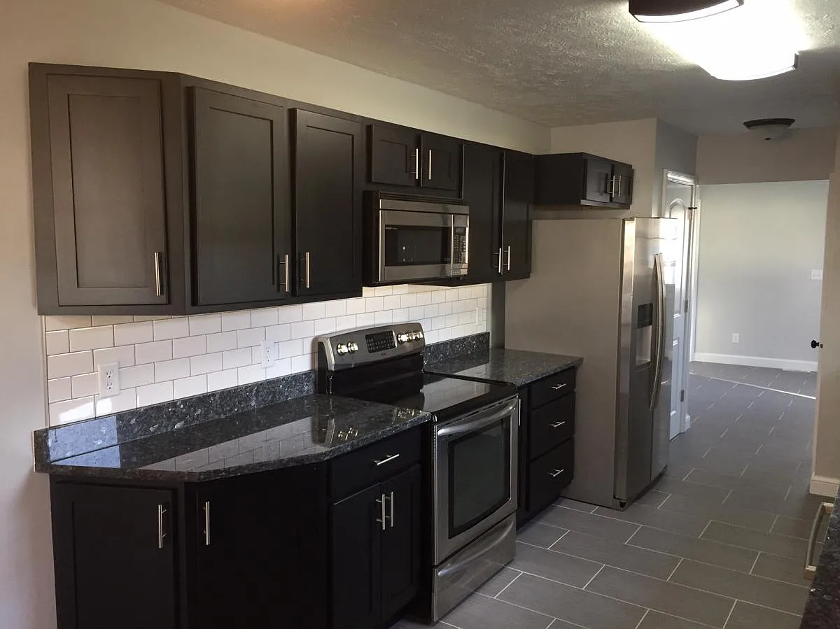 Kitchen - 598 Cedar St