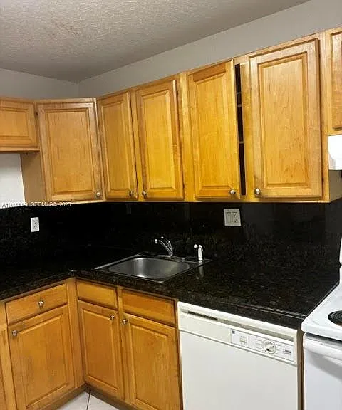 7831 Colony Cir N #201 — Photo 4