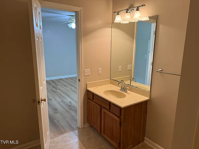 2503 Lakeview Dr #13 — Photo 15
