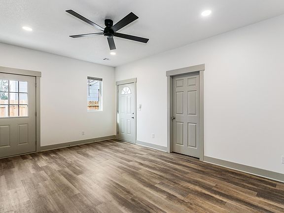 5th image of 1308 S Elizabeth Ave #200