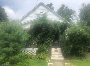 7 New St, Washington, NJ 07882