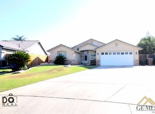 10925 Royal Ascot Ave, Bakersfield, CA
