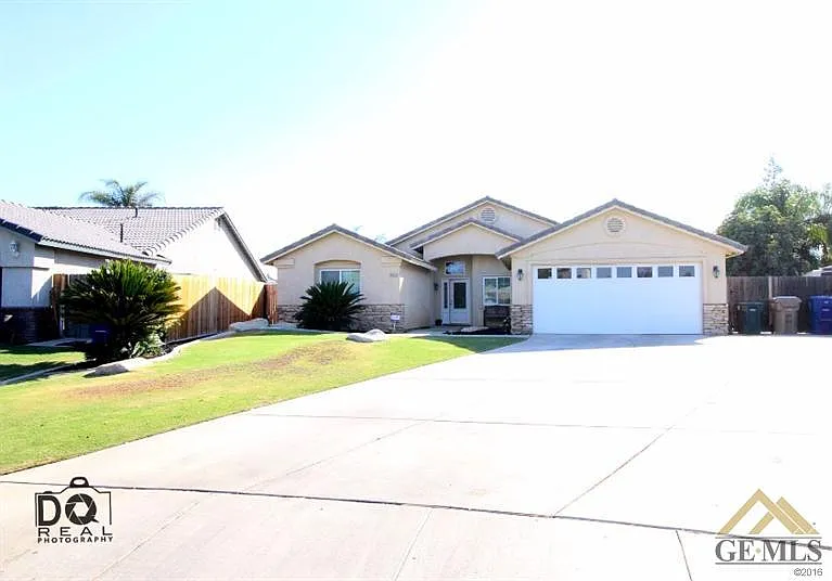 10925 Royal Ascot Ave photo 1
