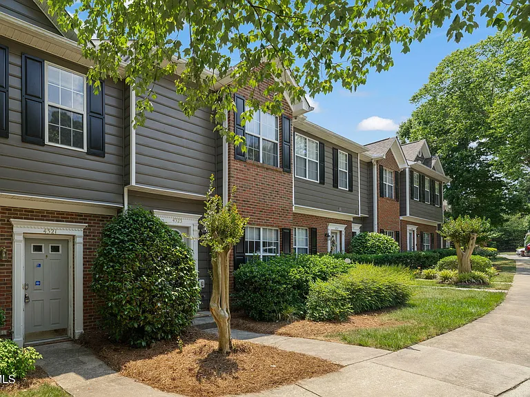 4323 Pine Springs Ct — Photo 37