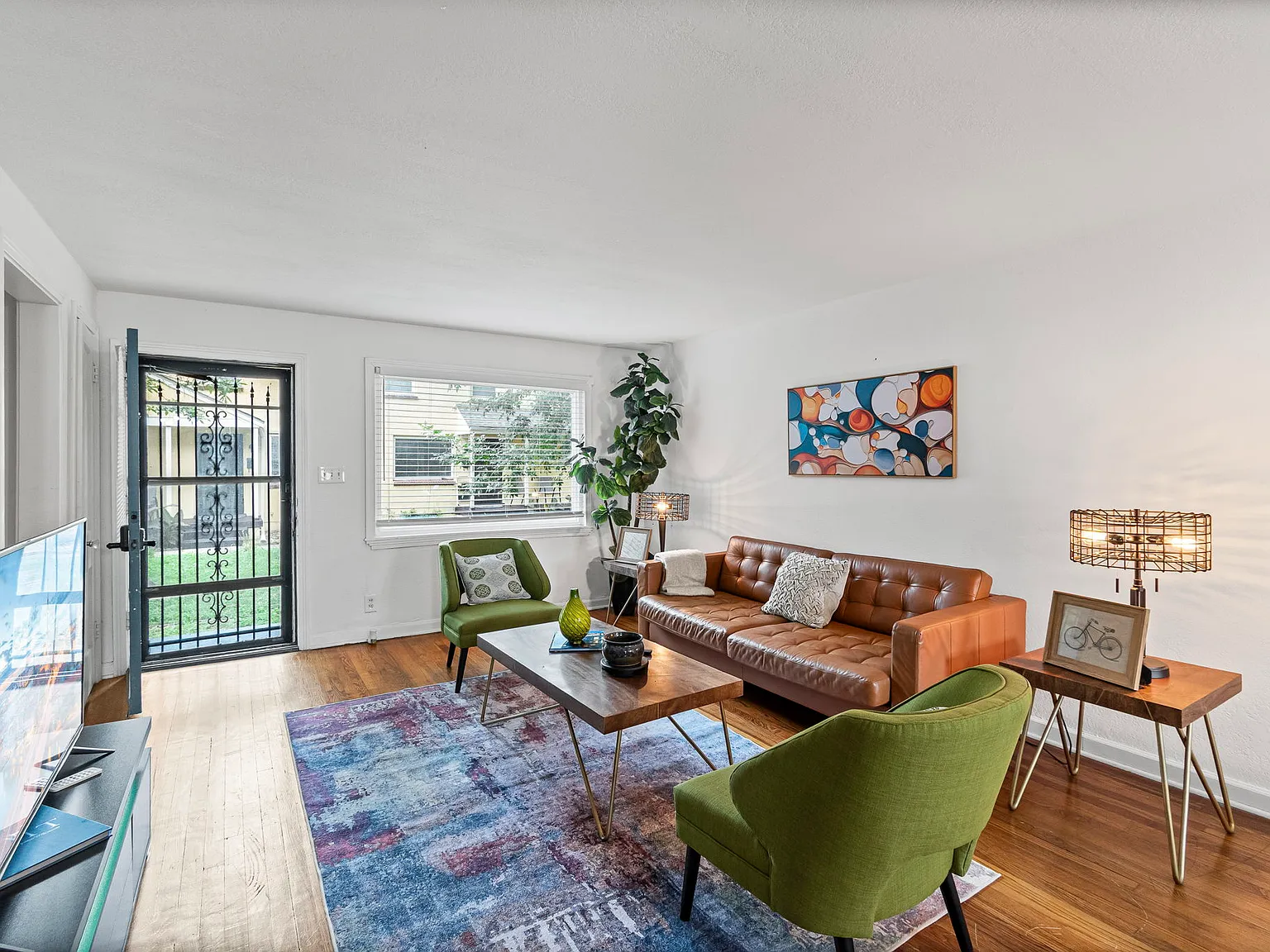 2 bed, 900 sqft, $1,895 — Photo 3