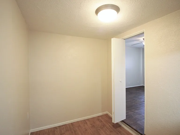 Applewood Apartments — Photo 69