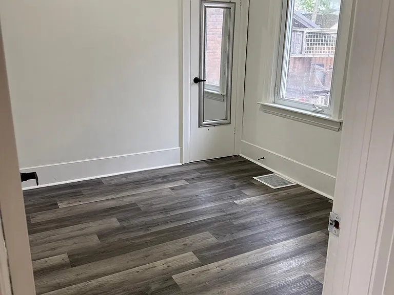 1282 York St — Photo 9