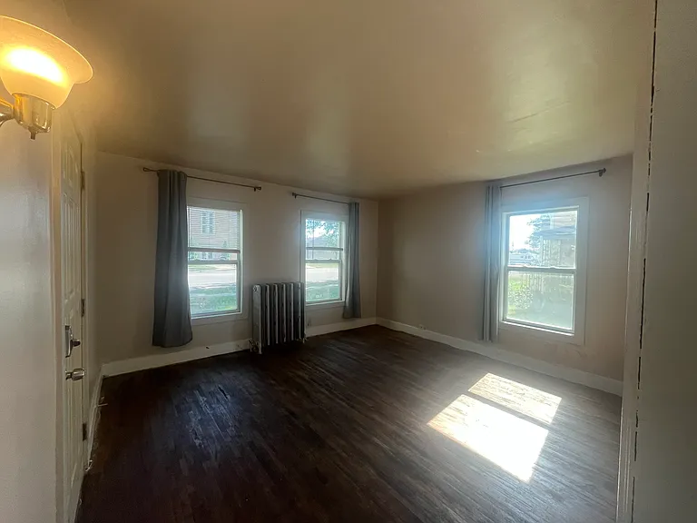 223 N 8th St #2 — Photo 3