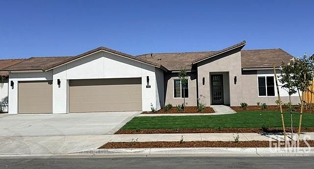 1st image of 716 Grande Ct