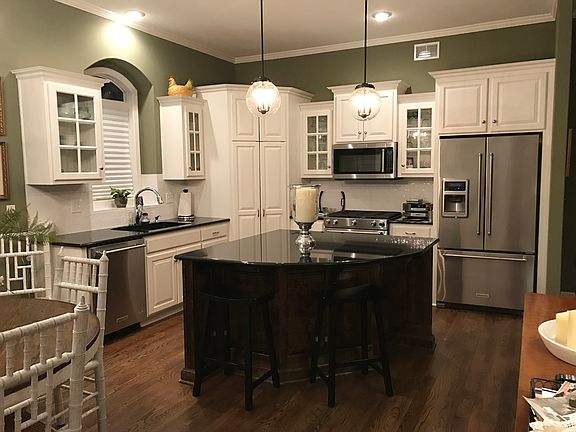 Kitchen with Island