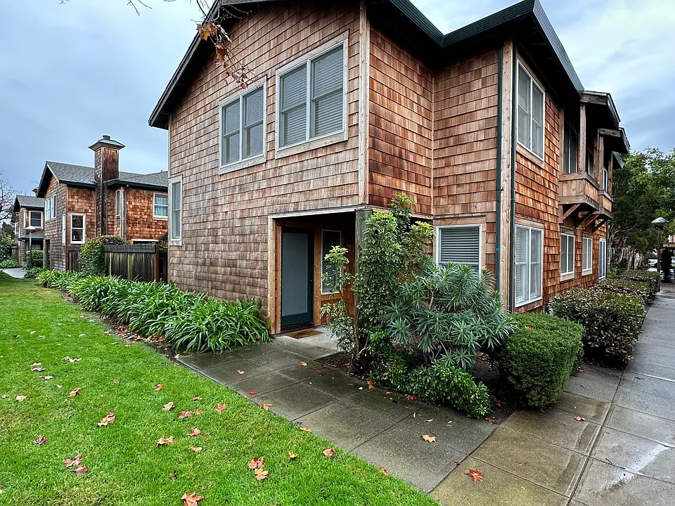 312 Centre Ct