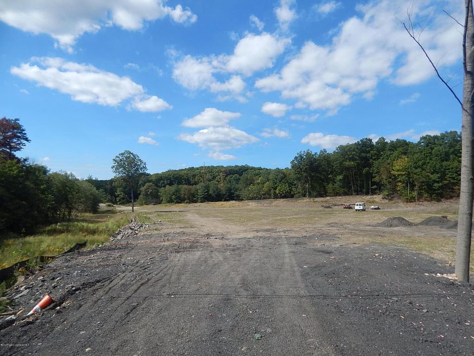 1st image of Rocky Glen Rd