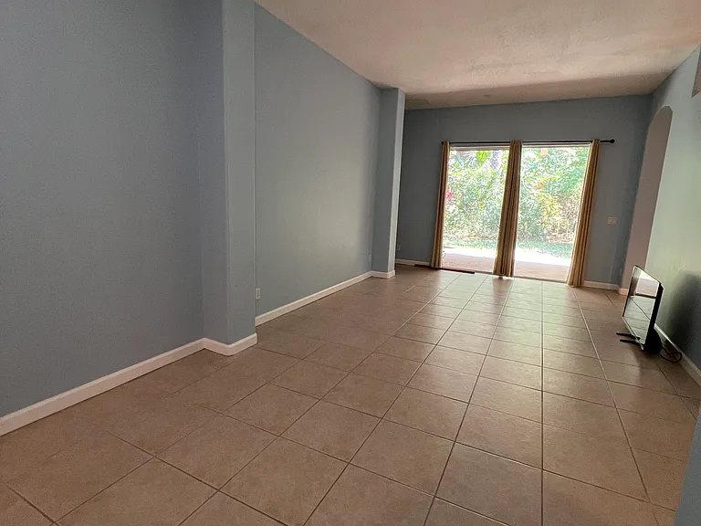 737 S Ocracoke Sq SW — Photo 4