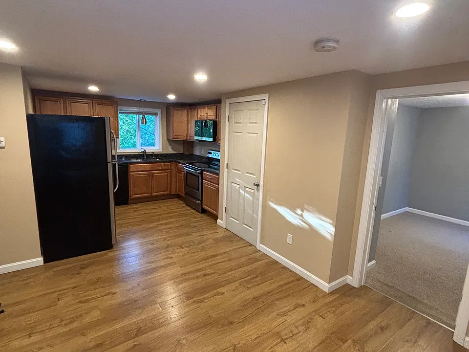 466 Middleboro Ave #1