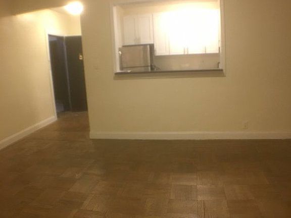 3rd image of 221 Linden Blvd APT B5