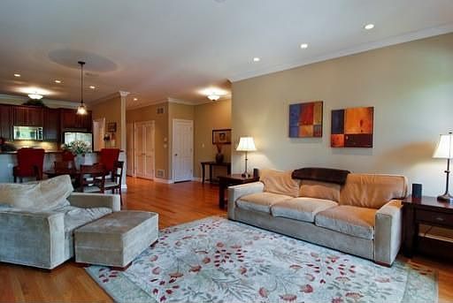 4th image of 1941 W Armitage Ave #2E
