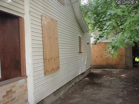5th image of 1066 Depot St NW