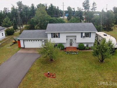 610 Lakewood Ln, Marquette, MI, 49855