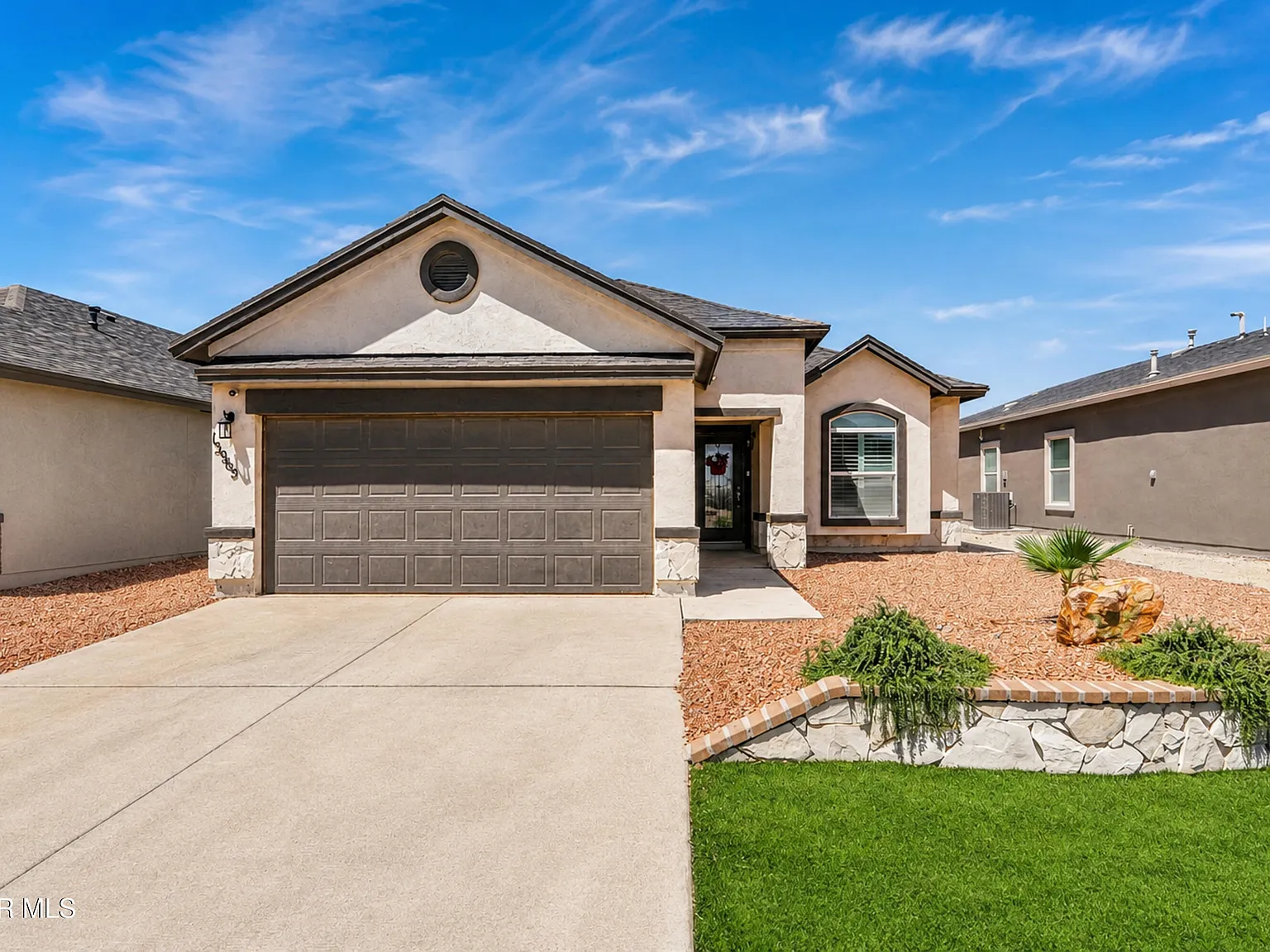 4 bed, 3.0 bath, 1621 sqft, $1,900 — Photo 1