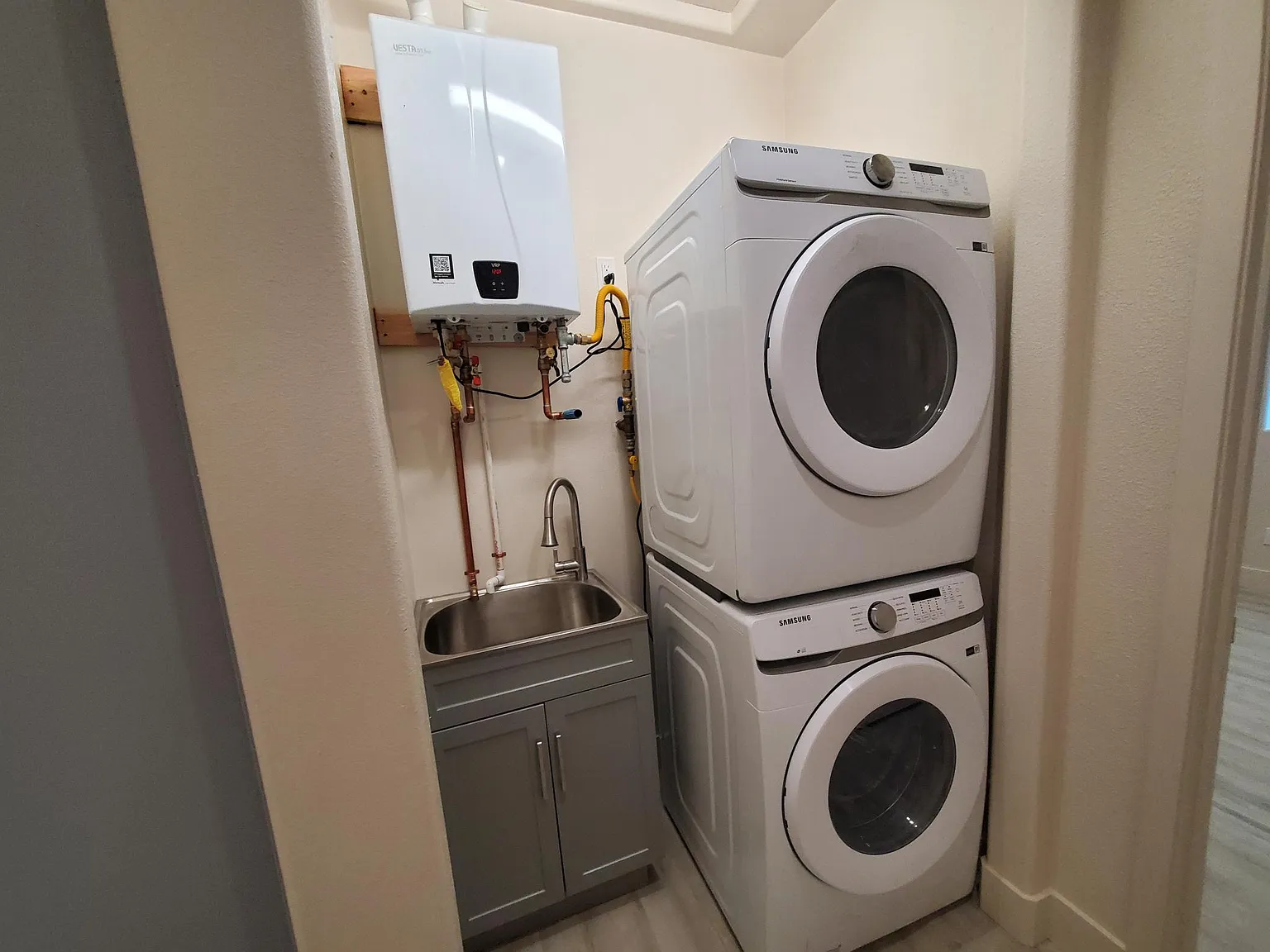2 bed, 620 sqft, $2,699 — Photo 4