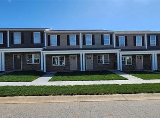 1549 Oak Leaf Dr NW, Hickory, NC 28601