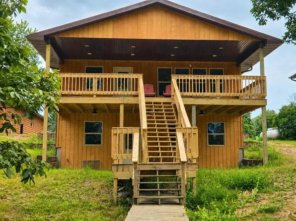 E7708 Cut Off Rd, New London, WI 54961