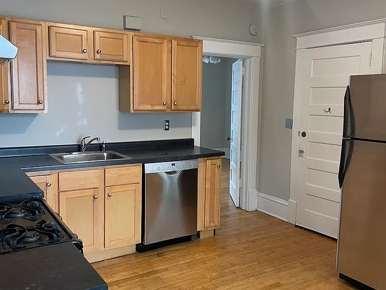 2509 Grand Ave S #2 — Photo 5