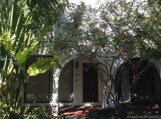 425 Grapetree Dr APT 212, Key Biscayne, FL 33149